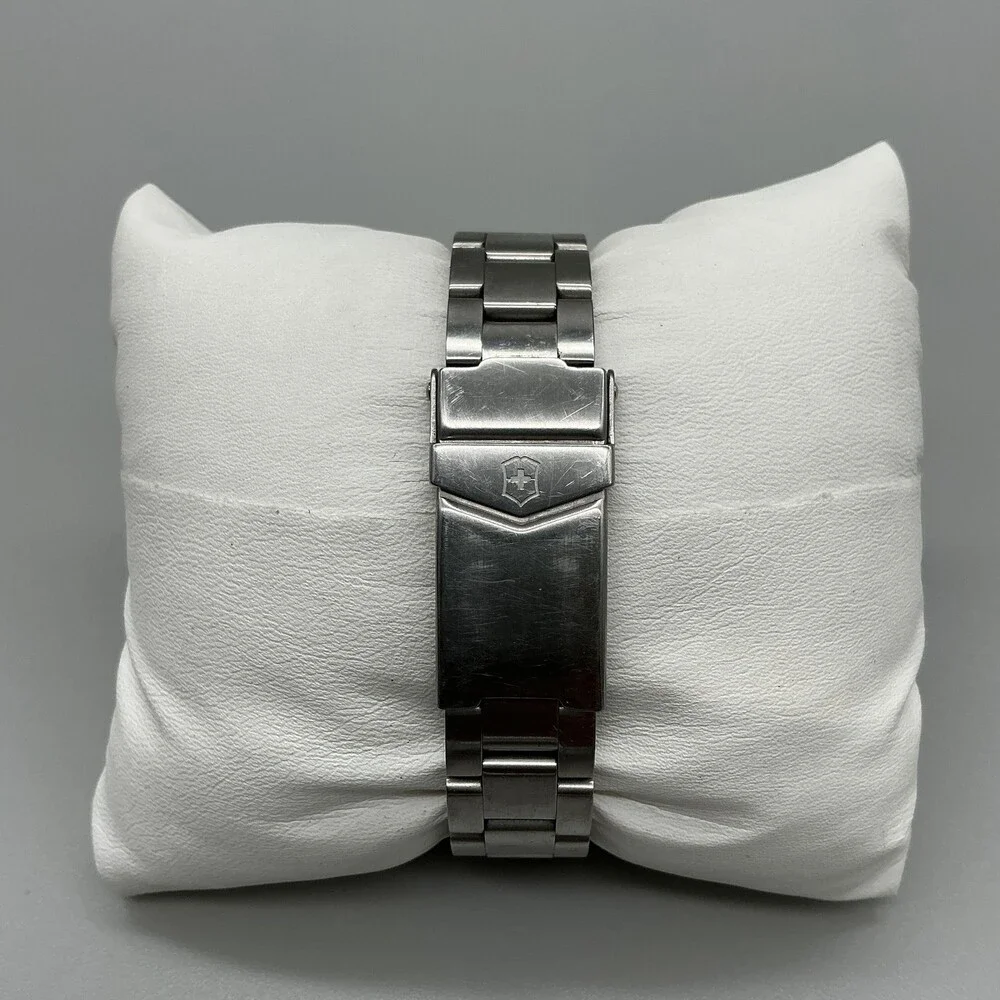 Victorinox Swiss Army Womens Watch 32mm Silver Tone Date New Battery 7.25